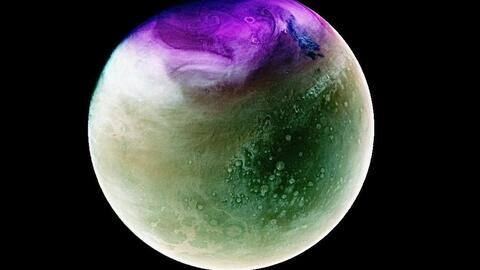 The atmospheric ozone on Mars is shown in magenta