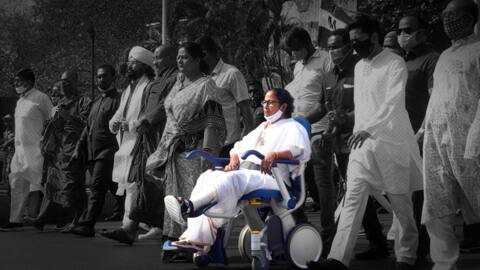 'People's pain bigger': Wheelchair-bound Mamata Banerjee addresses poll rally 'People's pain bigger': Wheelchair-bound Mamata Banerjee addresses poll rally