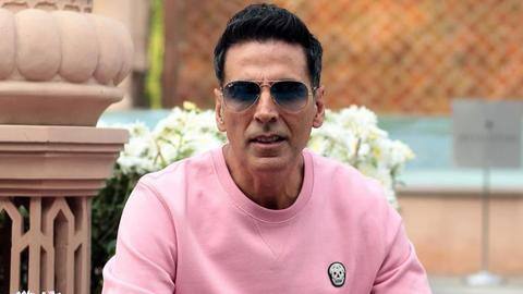 Charting Akshay Kumar's journey from Rs. 5K to Rs. 135cr Charting Akshay Kumar's journey from Rs. 5K to Rs. 135cr