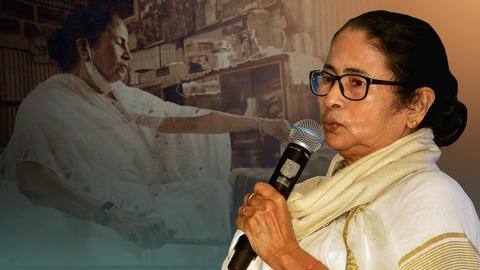 Momo Mia! After puchkas, Mamata Banerjee makes momos in Darjeeling Momo Mia! After puchkas, Mamata Banerjee makes momos in Darjeeling