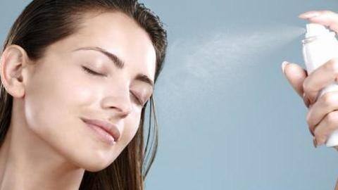 These simple DIY toners work well on every skin type These simple DIY toners work well on every skin type