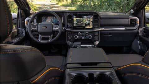 Exclusive interior theme for range-topping Platinum Plus trim