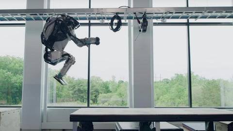 Boston Dynamics flexes its Atlas robot's parkour skills on camera Boston Dynamics flexes its Atlas robot's parkour skills on camera