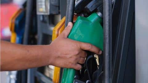 Maharashtra: Fuel prices may fall as CM announces tax cut Maharashtra: Fuel prices may fall as CM announces tax cut