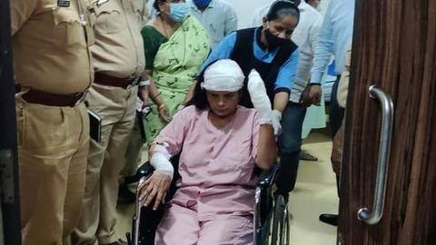 Maharashtra: Woman official attacked during anti-encroachment drive, loses three fingers Maharashtra: Woman official attacked during anti-encroachment drive, loses three fingers