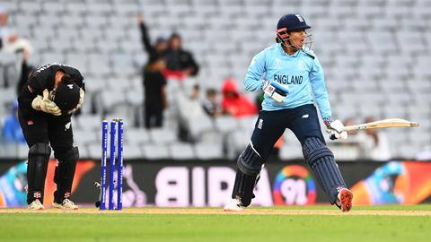 Women's World Cup: England beat New Zealand by 1 wicket Women's World Cup: England beat New Zealand by 1 wicket