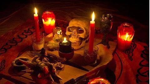Maharashtra: Man tries to offer wife as human sacrifice; arrested Maharashtra: Man tries to offer wife as human sacrifice; arrested