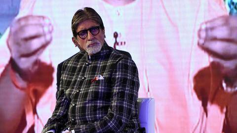 Amitabh Bachchan undergoes second eye surgery, is recovering well Amitabh Bachchan undergoes second eye surgery, is recovering well