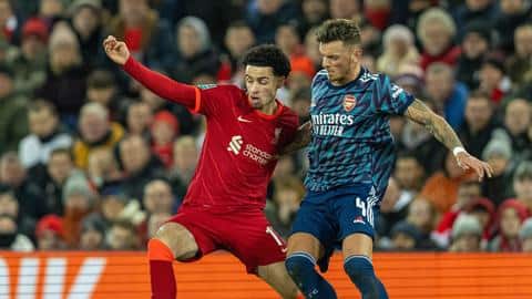 Carabao Cup: 10-man Arsenal hold Liverpool in semi-final first leg Carabao Cup: 10-man Arsenal hold Liverpool in semi-final first leg