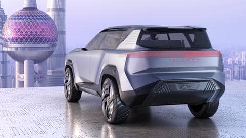 The concept SUV sports squared-out wheel arches and connected taillights