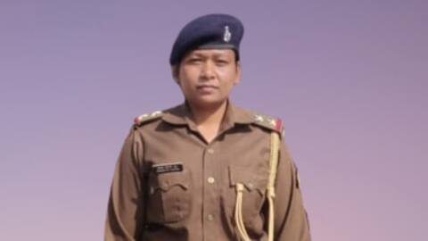 Jharkhand: Pickup van driver crushes policewoman to death during checking Jharkhand: Pickup van driver crushes policewoman to death during checking