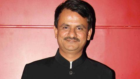 People try to typecast actors by giving similar work: Girish People try to typecast actors by giving similar work: Girish
