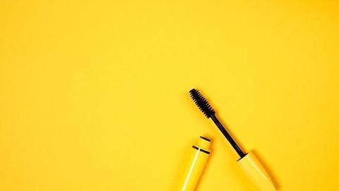 Save these handy mascara hacks. Thank us later! Save these handy mascara hacks. Thank us later!