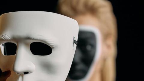 Everything you need to know about LED light mask therapy Everything you need to know about LED light mask therapy