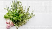 Basil v/s thyme: Which herb is more nutritious?