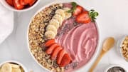 Quick fix: Strawberry banana smoothie bowl