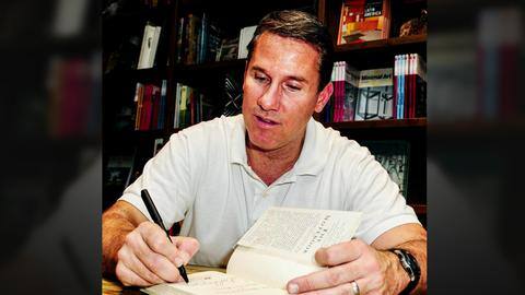 5 must-read books by Nicholas Sparks 5 must-read books by Nicholas Sparks