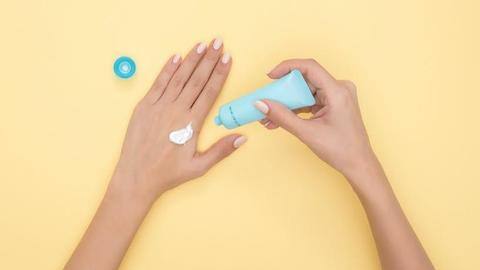 What are the differences between dry skin and dehydrated skin? What are the differences between dry skin and dehydrated skin?