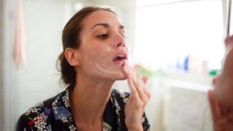 Everything you should know about gel cleansers Everything you should know about gel cleansers