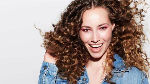 Want perfect curls? Get them easily done using your straightener Want perfect curls? Get them easily done using your straightener
