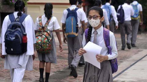 50% students per classroom, staggered lunch breaks among DDMA guidelines 50% students per classroom, staggered lunch breaks among DDMA guidelines