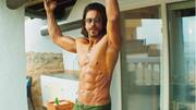'Pathaan' OTT: SRK shows off chiseled abs in new video