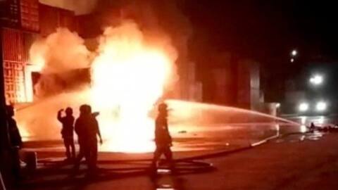 Bangladesh: 40 killed, 450 injured in fire at container depot Bangladesh: 40 killed, 450 injured in fire at container depot