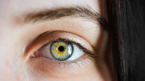 Tired eyes? Here's how you get youthful looking bright eyes Tired eyes? Here's how you get youthful looking bright eyes