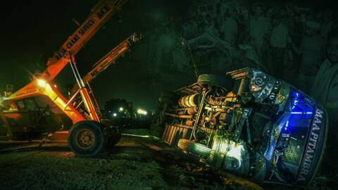 Kanpur-Allahabad Highway accident toll climbs to 17 Kanpur-Allahabad Highway accident toll climbs to 17
