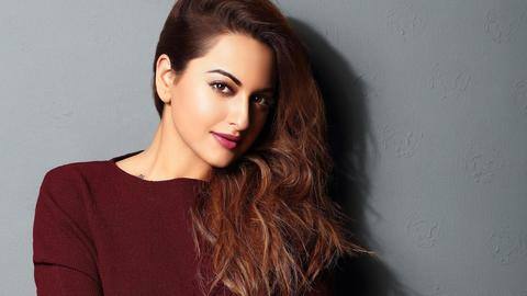 Sonakshi Sinha in legal soup; non-bailable warrant issued against actor Sonakshi Sinha in legal soup; non-bailable warrant issued against actor