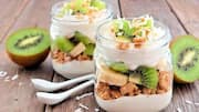 Quick and crunchy: Kiwi and granola parfait