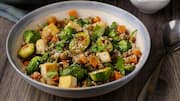 Quick and energizing: Cucumber sprout salad