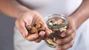 Mix almonds and raisins for these surprising benefits