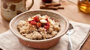 Morning comfort bowl: Apple-cinnamon oatmeal 