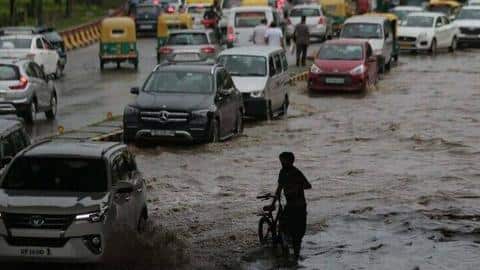 Rains lead to waterlogging woes, traffic disruptions in Delhi Rains lead to waterlogging woes, traffic disruptions in Delhi