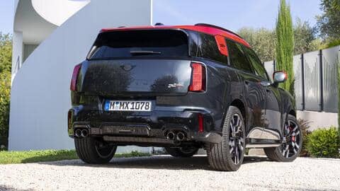 The SUV flaunts a redesigned badge and new-age LED taillights