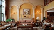 All about Roman-style decor