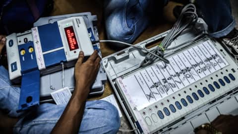 West Bengal: Poll officer takes EVMs to TMC leader's house West Bengal: Poll officer takes EVMs to TMC leader's house