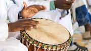How to create drums from plastic containers