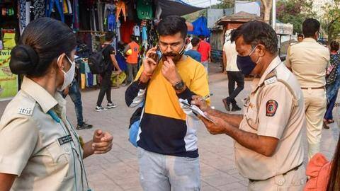 Mumbaikars fined Rs. 4-crore in a month for going maskless Mumbaikars fined Rs. 4-crore in a month for going maskless