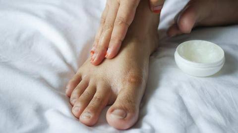 Top 5 ways to use petroleum jelly Top 5 ways to use petroleum jelly