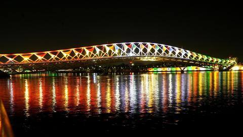PM Modi to inaugurate pedestrian-only Atal Bridge over Sabarmati river PM Modi to inaugurate pedestrian-only Atal Bridge over Sabarmati river
