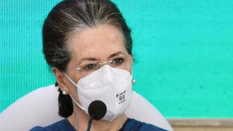 Sonia Gandhi to remain Congress president, decides CWC Sonia Gandhi to remain Congress president, decides CWC