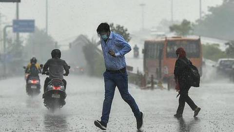 Rain batters Odisha as Bhubaneswar, Puri receive record rainfall Rain batters Odisha as Bhubaneswar, Puri receive record rainfall