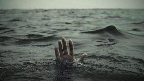 Rajasthan: Policeman jumps into river, saves man from drowning Rajasthan: Policeman jumps into river, saves man from drowning