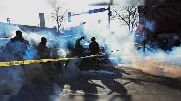 Videos emerge of US Federal agents shooting Minneapolis man