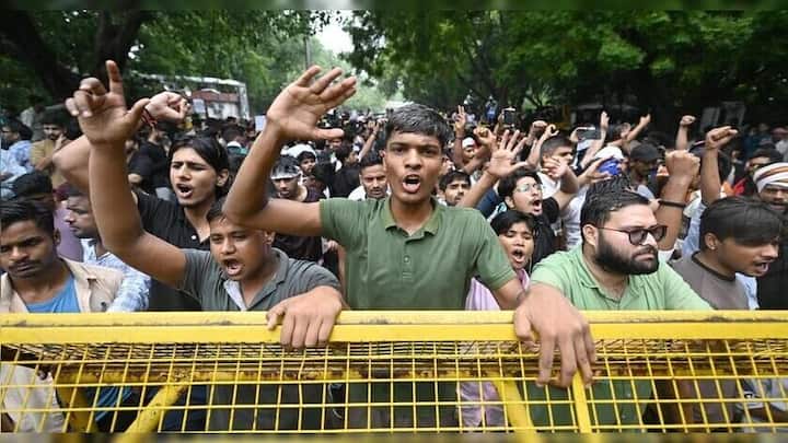Government replaces higher education secretary amid CJP protest 