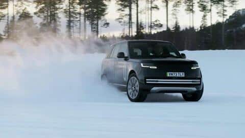 The electric prototype looks similar to the fuel-powered Range Rover