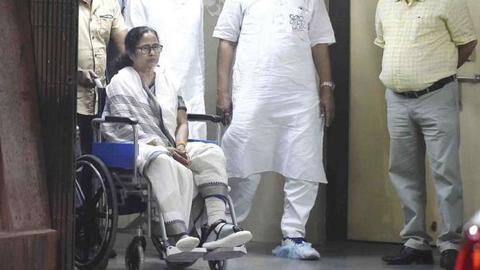 West Bengal election: Mamata Banerjee's wheelchair roadshow in Kolkata today West Bengal election: Mamata Banerjee's wheelchair roadshow in Kolkata today