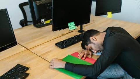 5 signs that you are stuck in a toxic workplace 5 signs that you are stuck in a toxic workplace